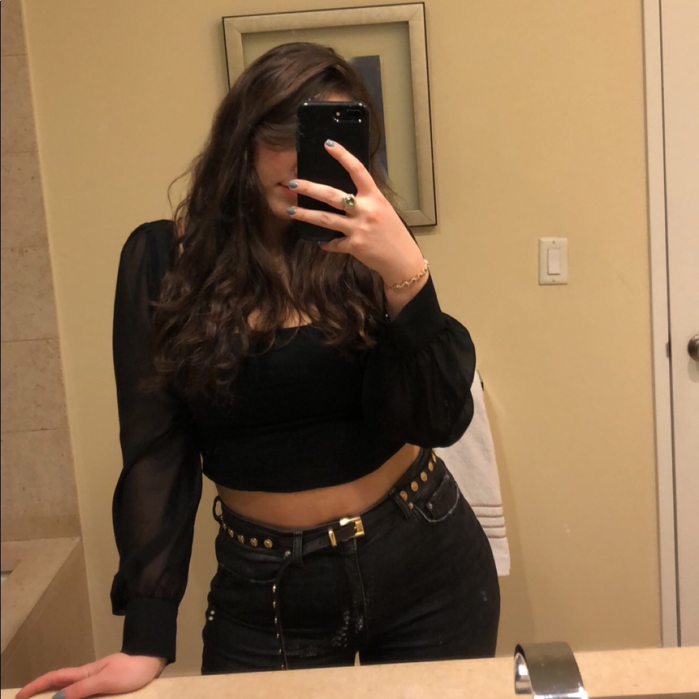 Meet your Posher, Leena